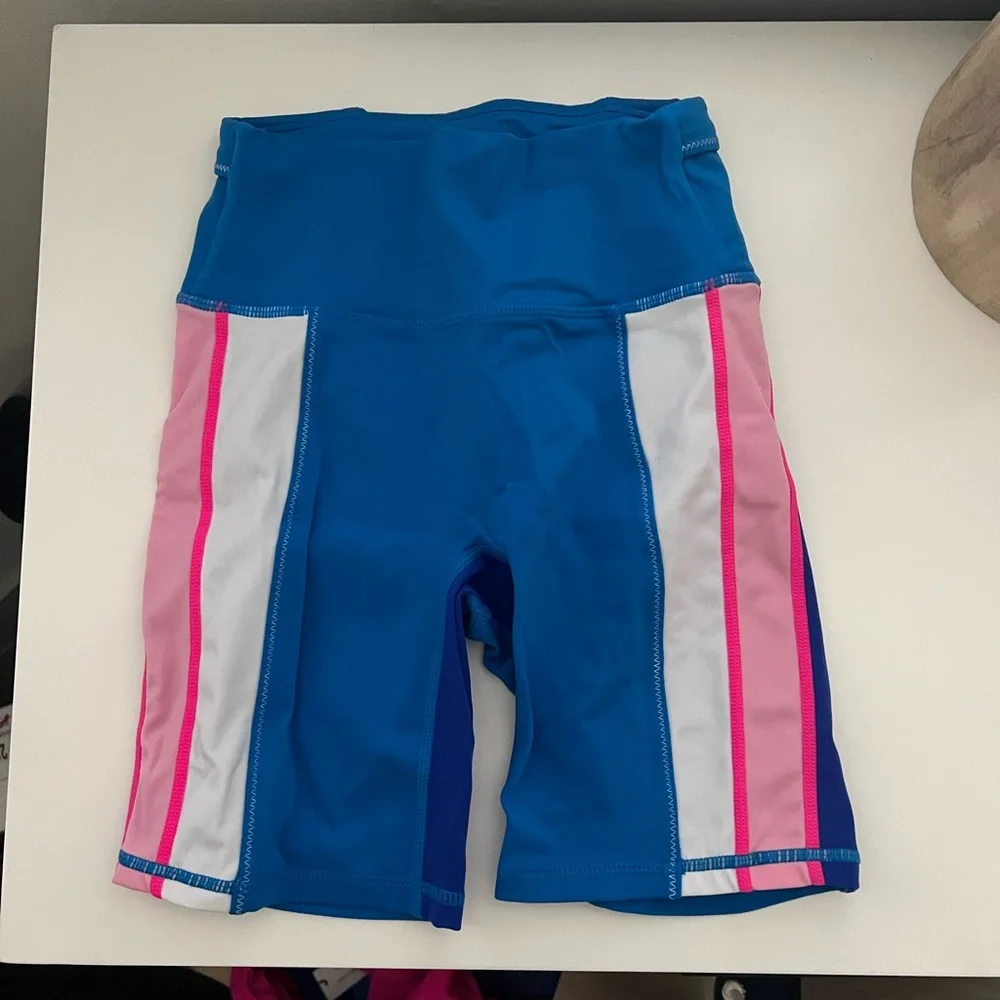 Fabletics biker shorts - Picture 1 of 4